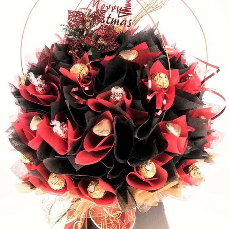 Red and Gold Christmas chocolate bouquet
